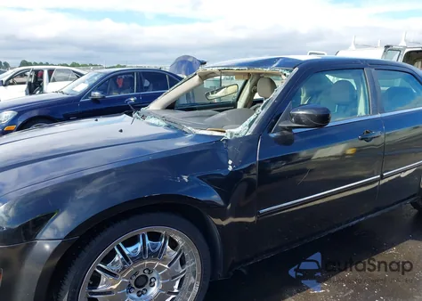 2006 Chrysler 300 Touring z USA, uszkodzony, nr VIN 2C3KA53GX6H497272